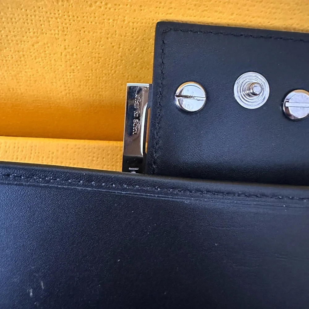FENDI BAGUETTE WALLET PRISTINE CONDITION